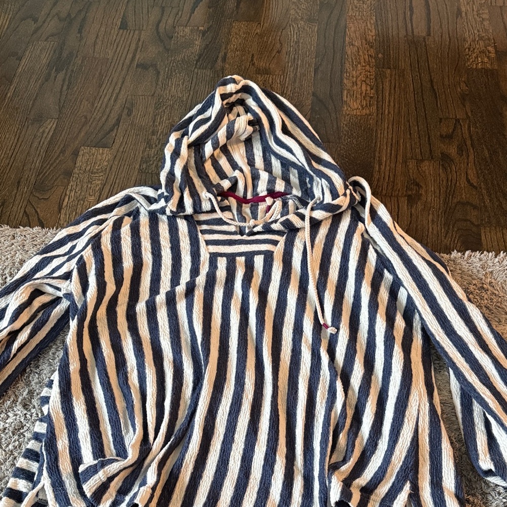 Striped navy and cream set